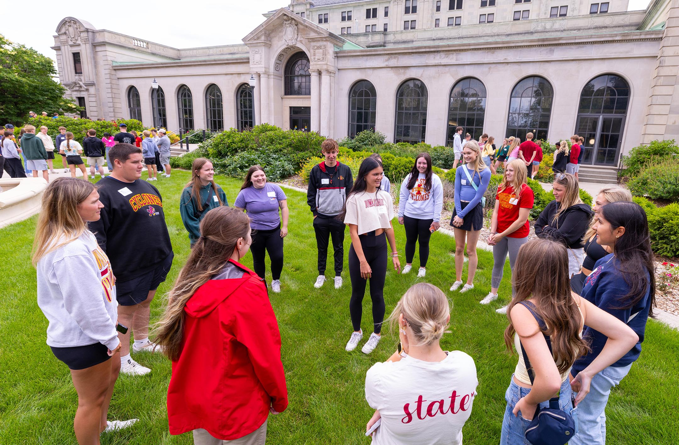 Orientation group gathered in front of the Memorial Union.